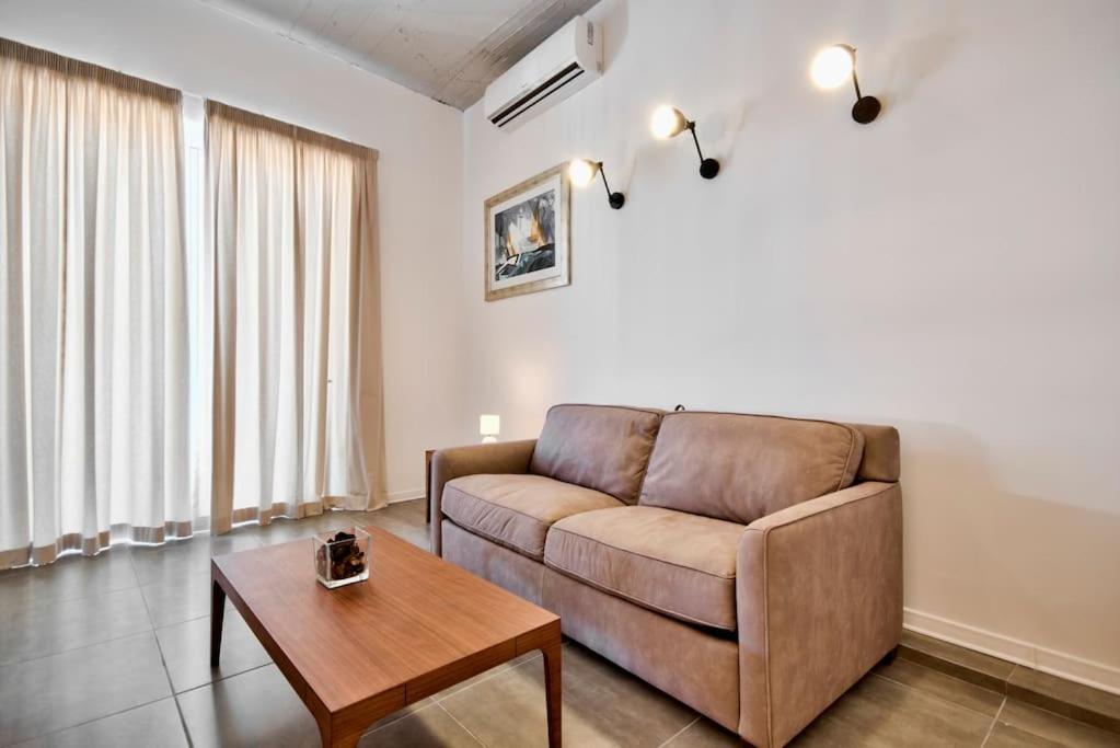 Vallettastay - Harbor View Gem -Sea View 2 Bed Apt Экстерьер фото