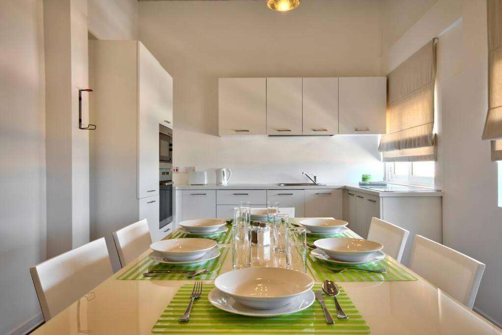 Vallettastay - Harbor View Gem -Sea View 2 Bed Apt Экстерьер фото
